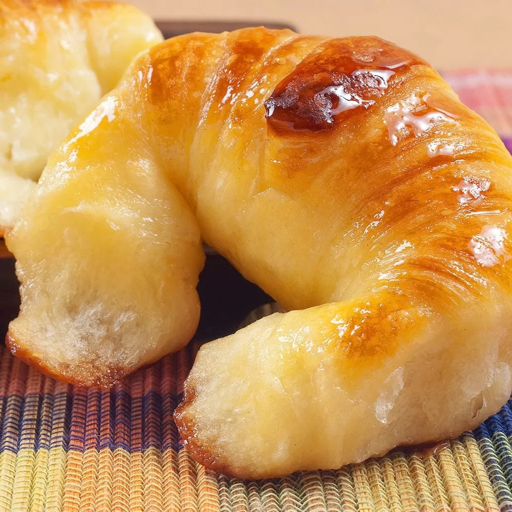 Medialuna de Manteca Casera Estilo Argentino / Argentinian Style Butter Croissant (1 Dozen) San Telmo Market, Argentine Grocery &amp; Restaurant, We Ship All Over USA and CANADA